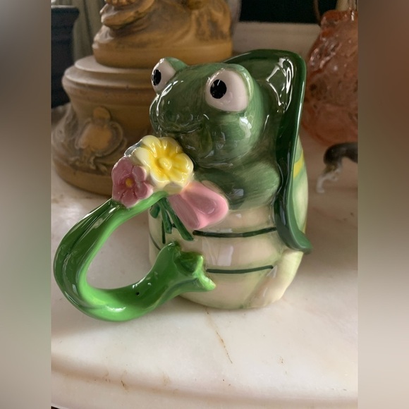 Upside Turtle Mug - Picture 1 of 4
